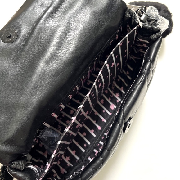 NWT BETSEY JOHNSON Quilted Heart Shoulder Bag Black Faux Fur Charm Purse - Picture 7 of 8